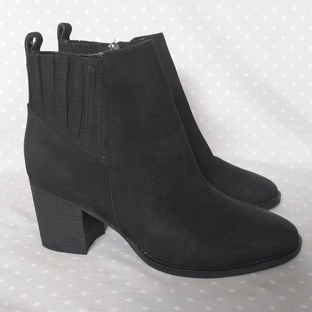 Blondo Noa Black Nubuck Leather Waterproof Heeled Ankle Boot w/Side Zip